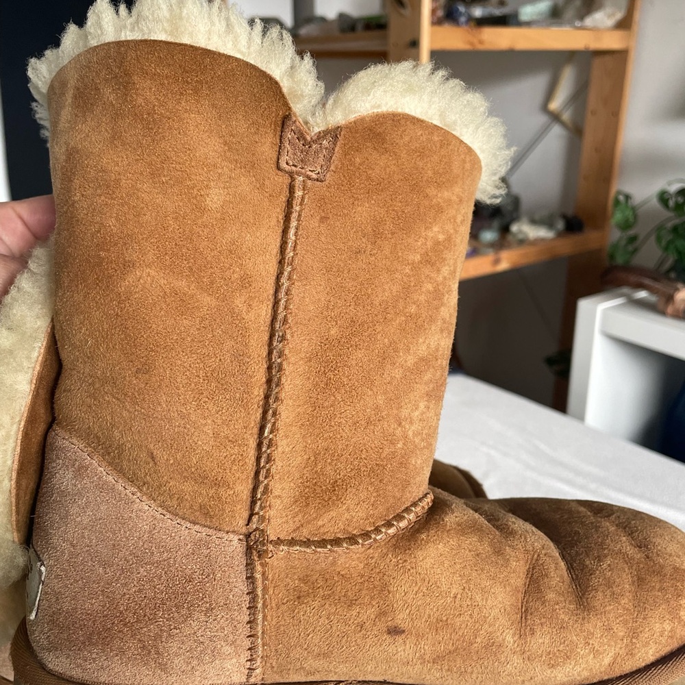 Ugg Boots Short Chestnut With Side Button Size 6 - image 4